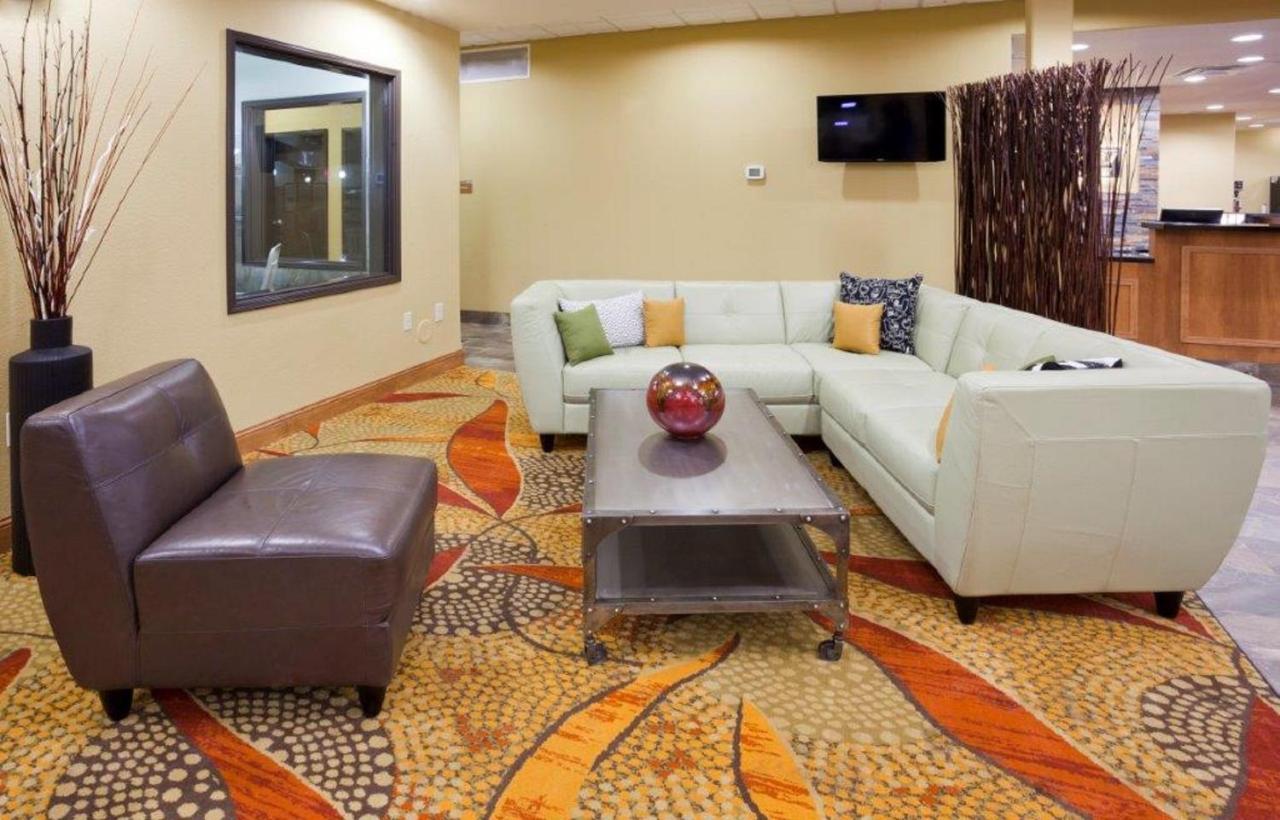 Grand Forks Lodge And Suites Luaran gambar