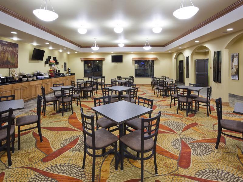 Grand Forks Lodge And Suites Luaran gambar