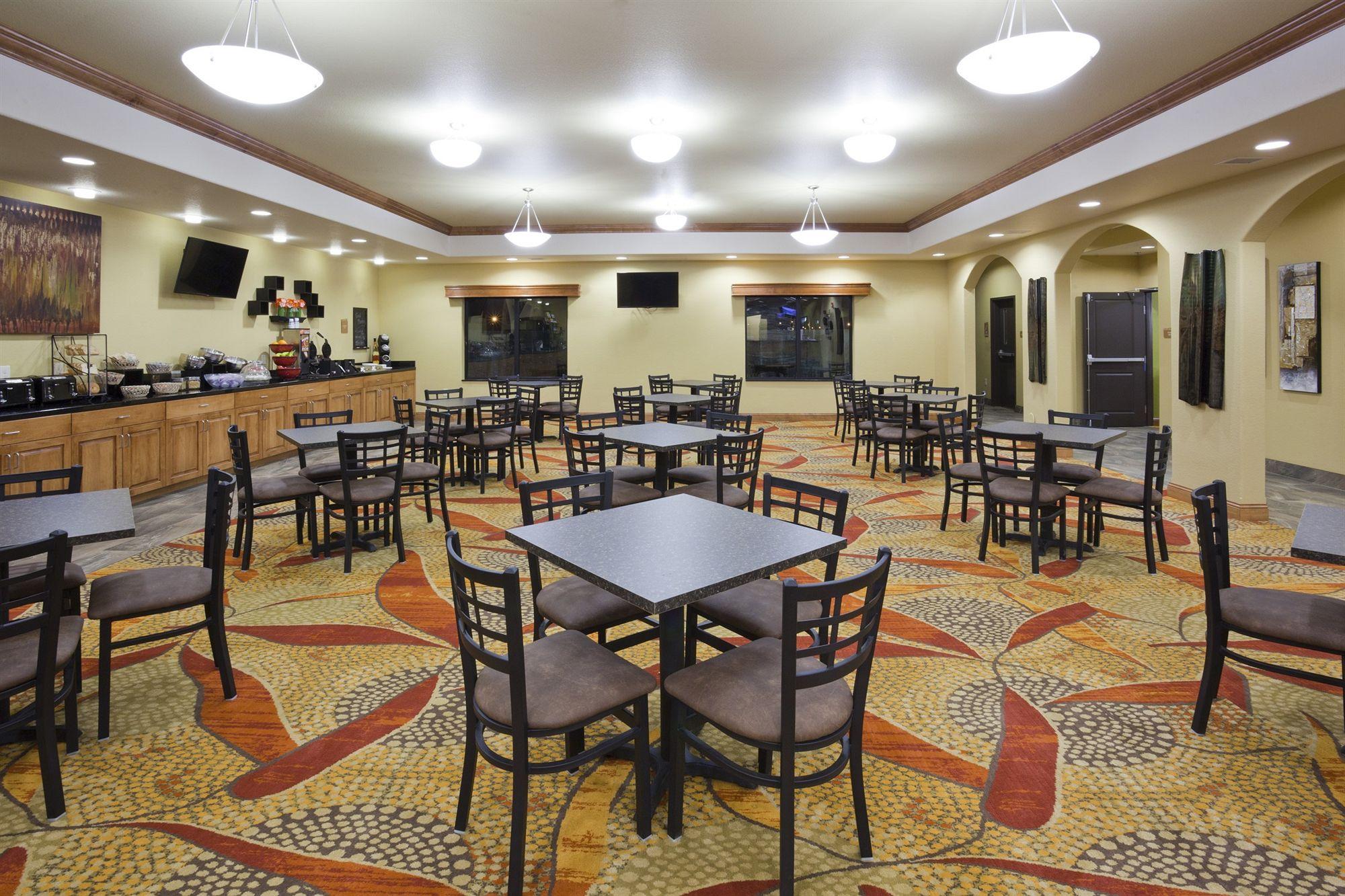 Grand Forks Lodge And Suites Luaran gambar