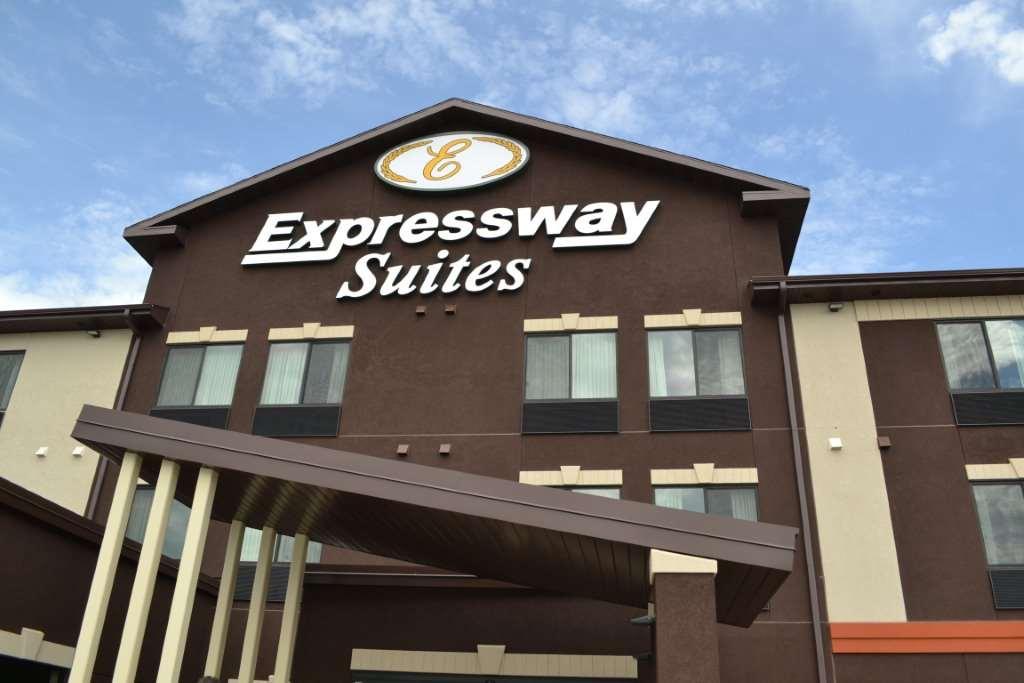 Grand Forks Lodge And Suites Luaran gambar
