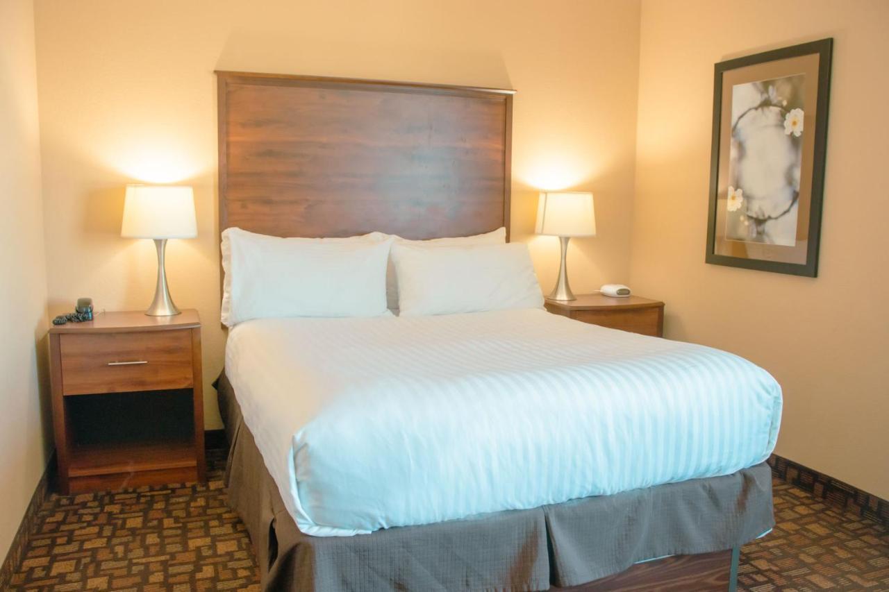 Grand Forks Lodge And Suites Luaran gambar