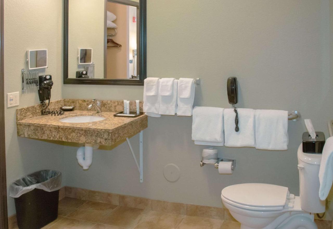 Grand Forks Lodge And Suites Luaran gambar