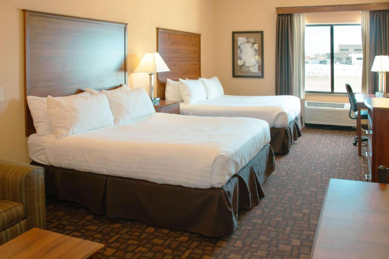 Grand Forks Lodge And Suites Luaran gambar