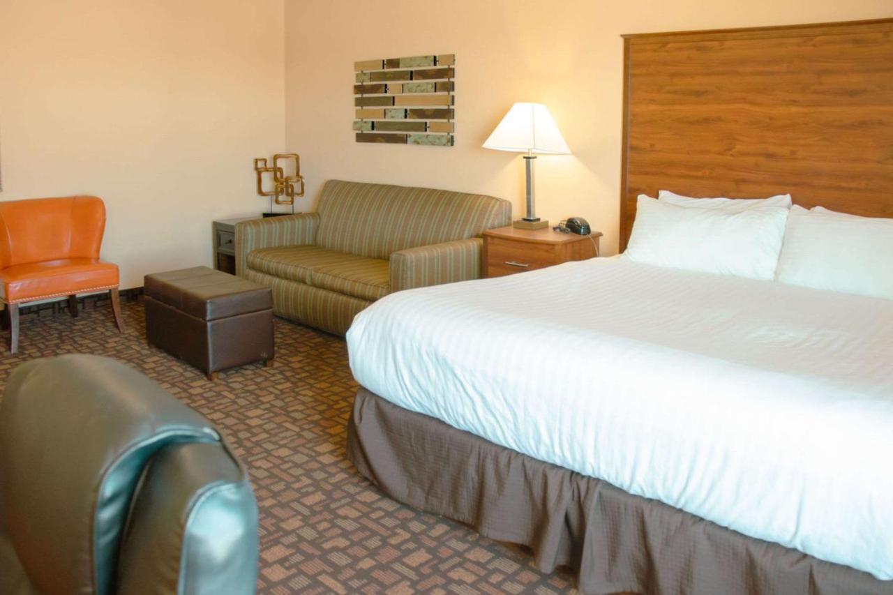 Grand Forks Lodge And Suites Luaran gambar