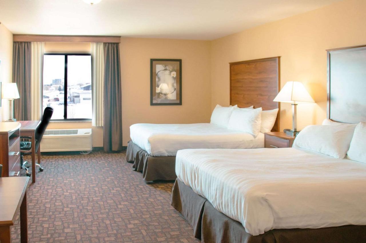 Grand Forks Lodge And Suites Luaran gambar