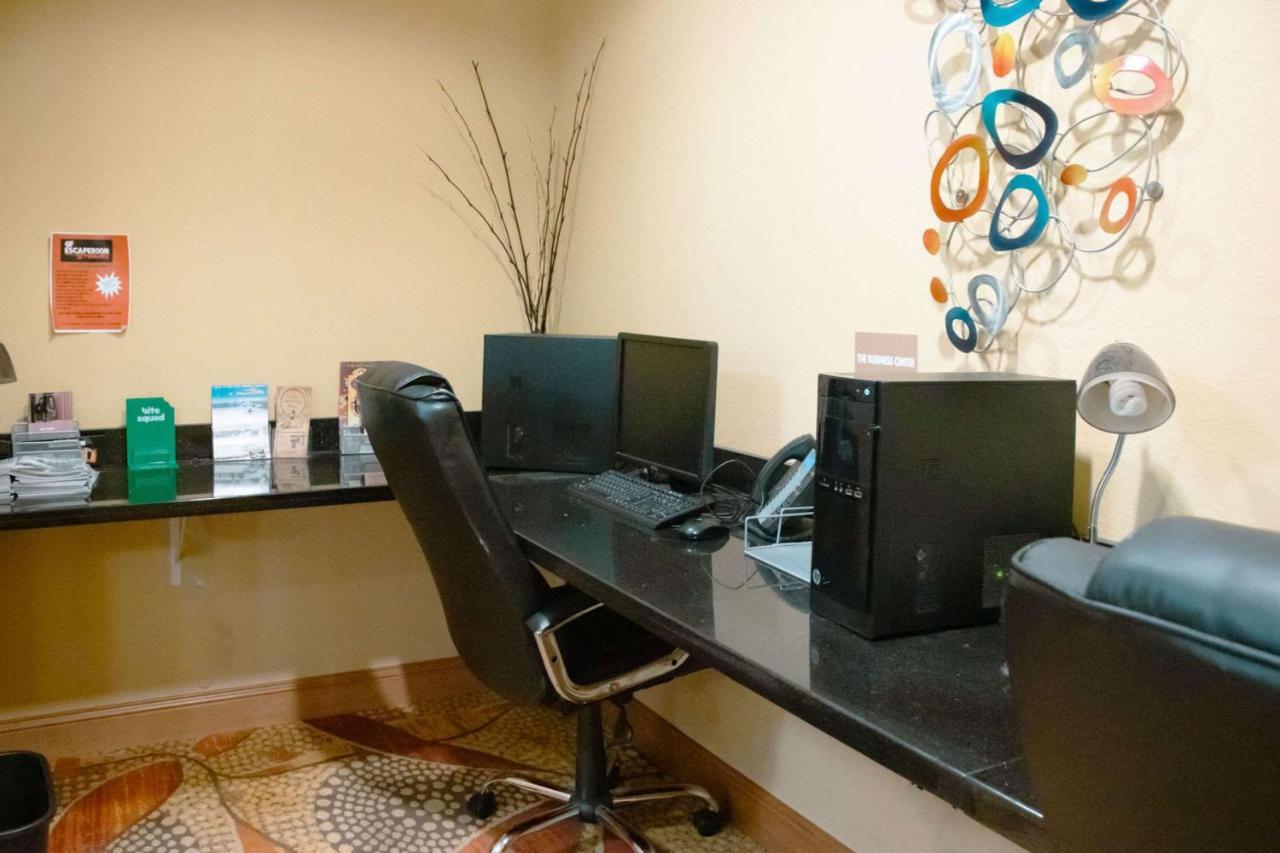 Grand Forks Lodge And Suites Luaran gambar